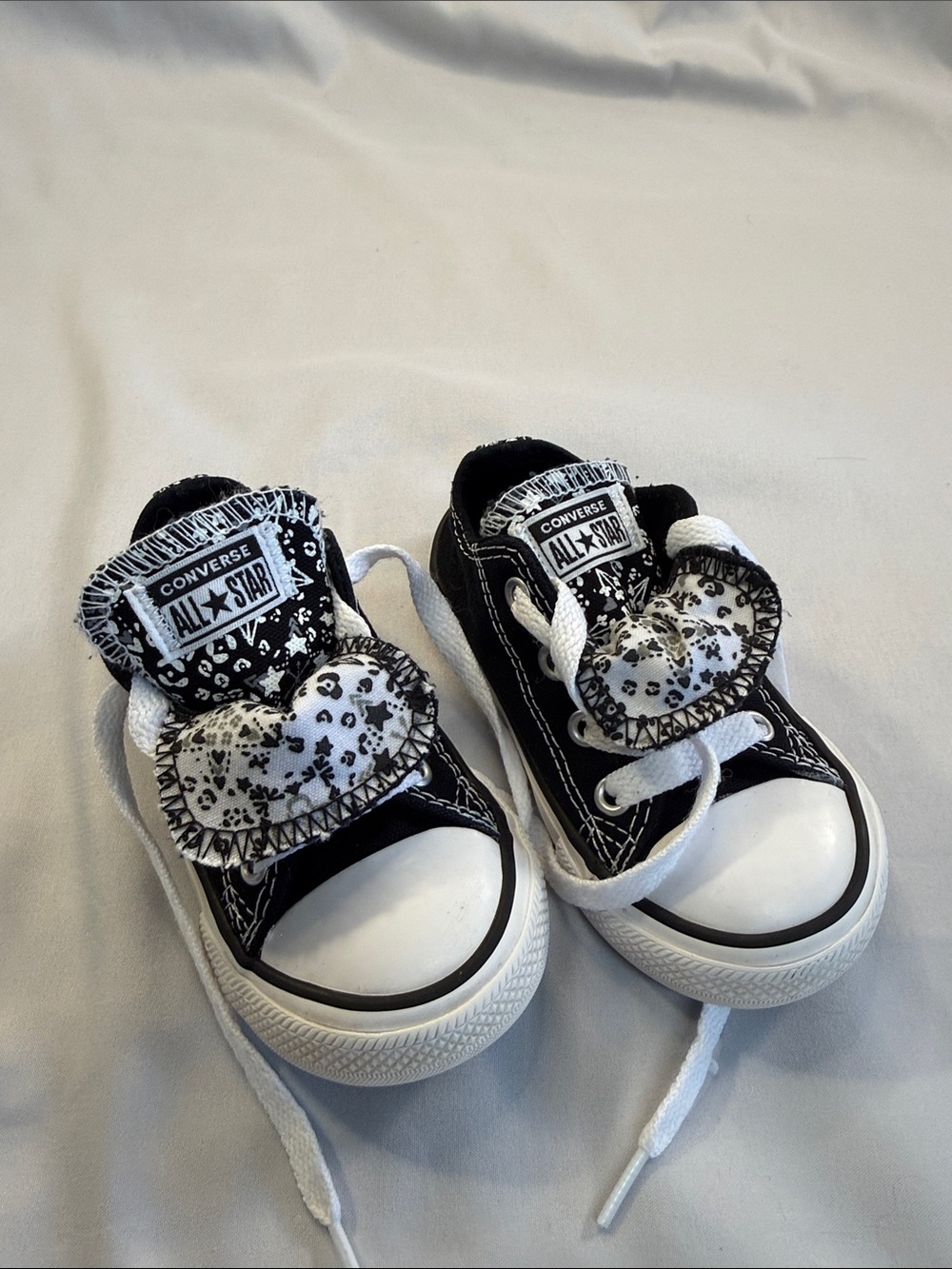Converse - Chuck Taylor All Star low tops - Size 6